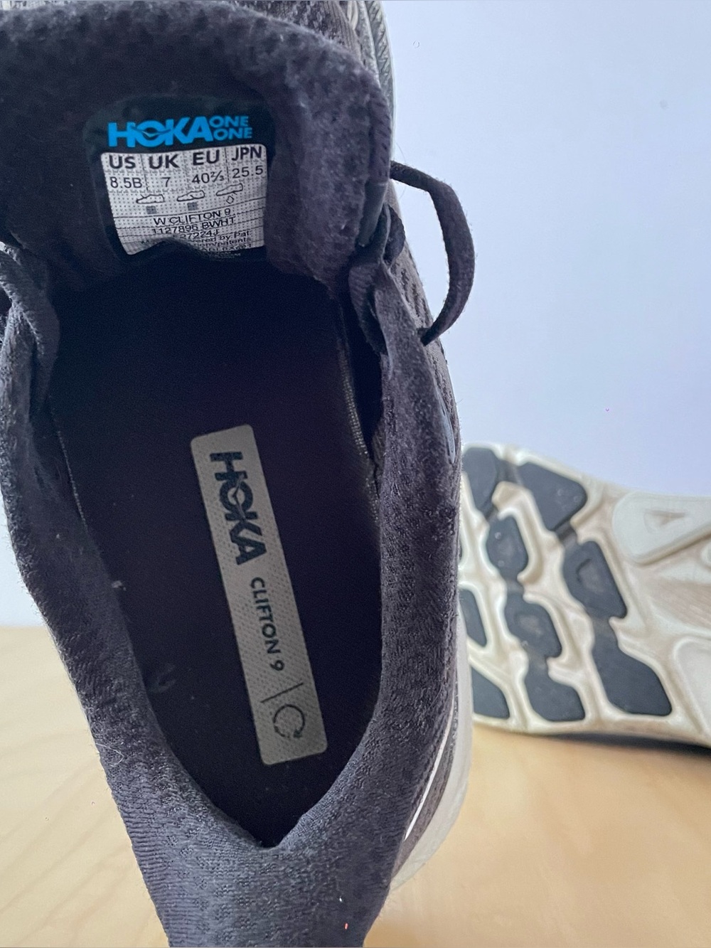 HOKA Clifton 9 road running shoes | US 8.5B - Picture 8 of 8